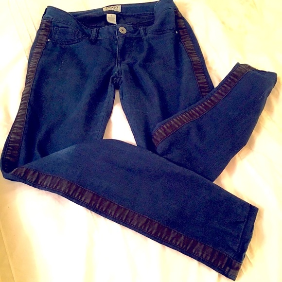 Jean jeggings with tuxedo black stripe - Picture 3 of 6